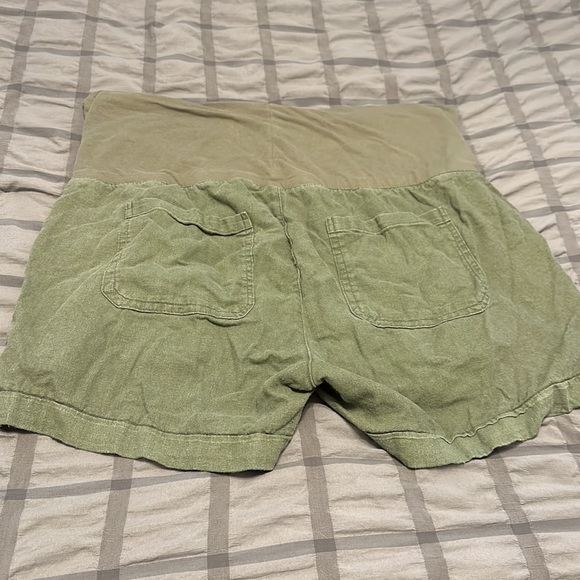 Maternity linen shorts - Picture 3 of 3